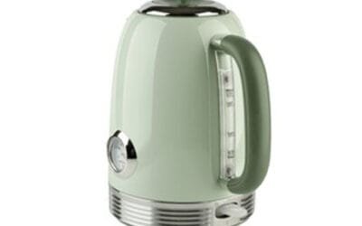 What are the safety features of an electric kettle?
